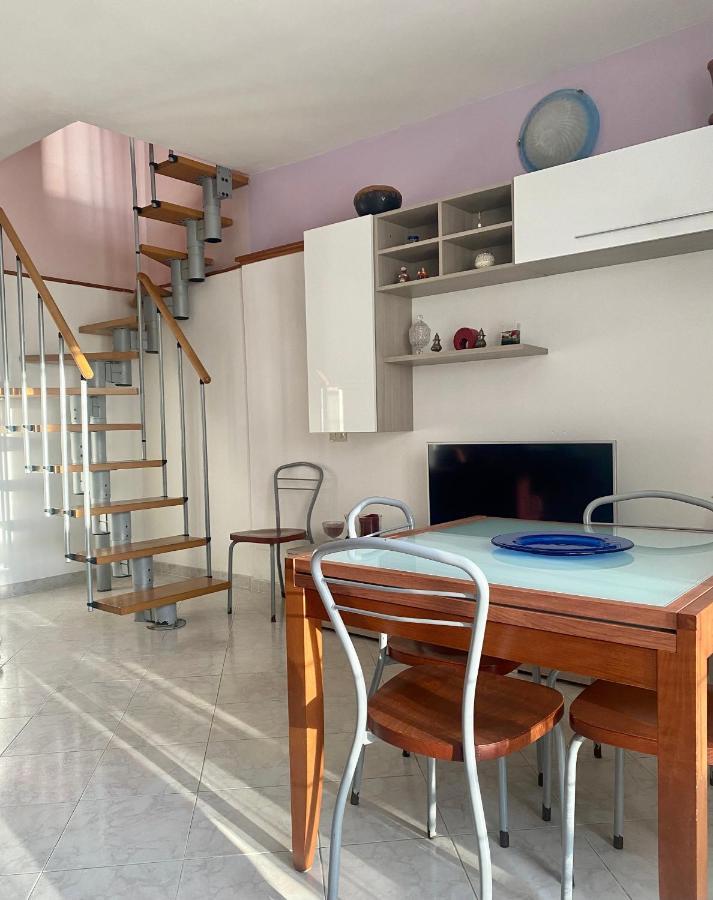 Apartment Tirreno Tirrenia Esterno foto