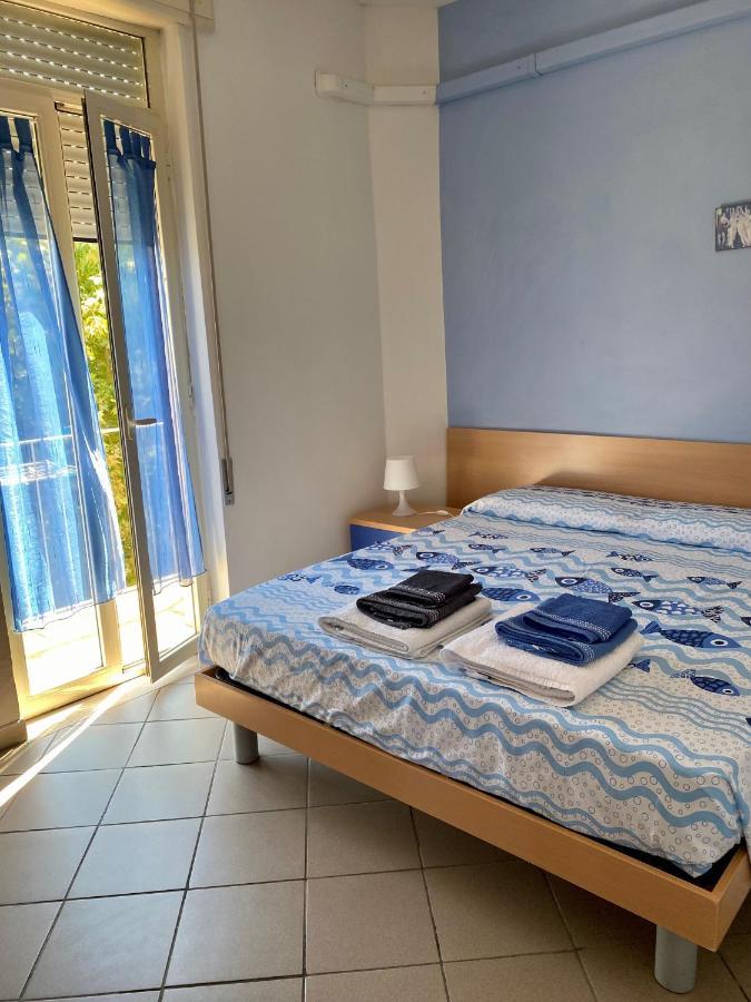 Apartment Tirreno Tirrenia Esterno foto