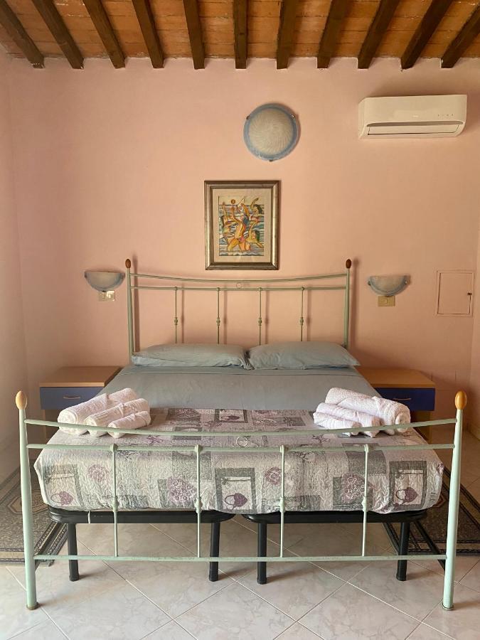 Apartment Tirreno Tirrenia Esterno foto